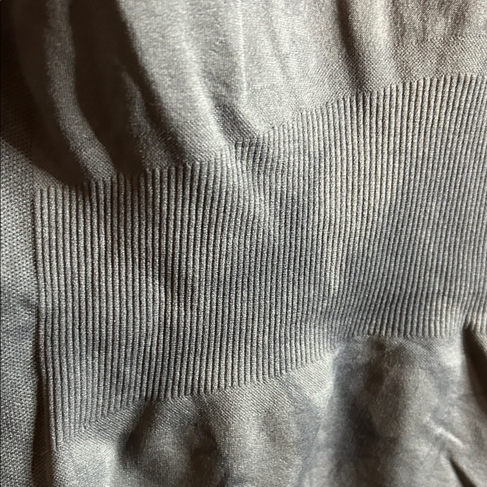 Zella Dark Gray Long Sleeve Tee Size M - Picture 9 of 10
